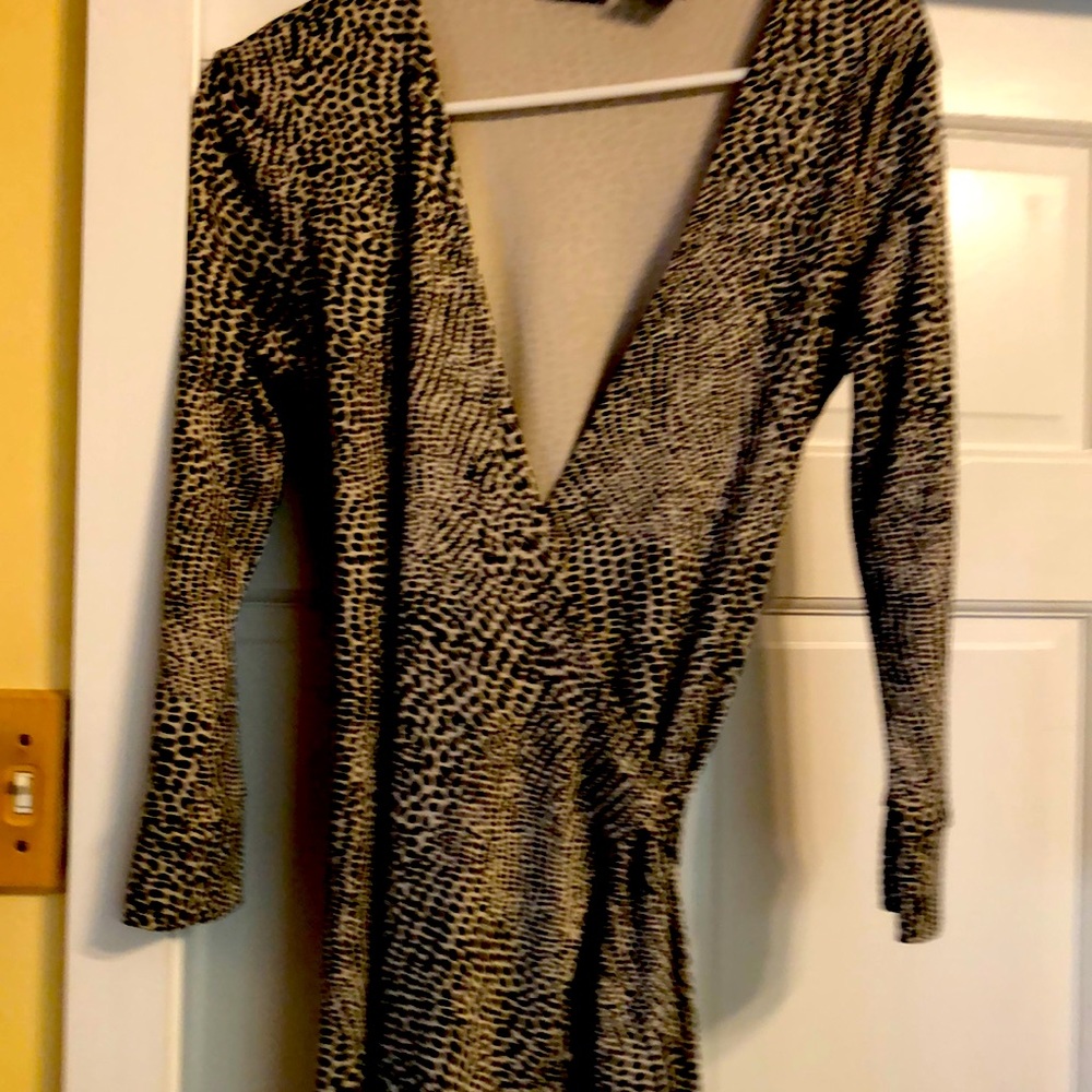 Ny and company wrap dress size M. Pre owned in excellent condition
